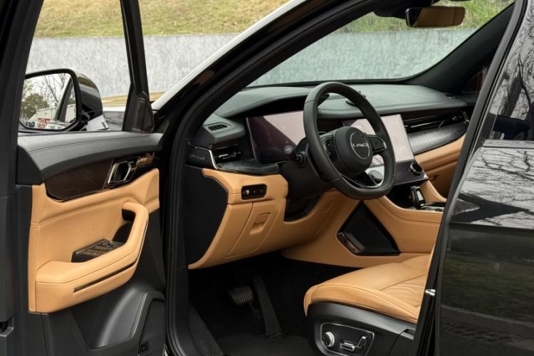 Used Lynk & Co 09 EM-P 2021 2.0T PHEV Ultra Six-Seater Interior 1