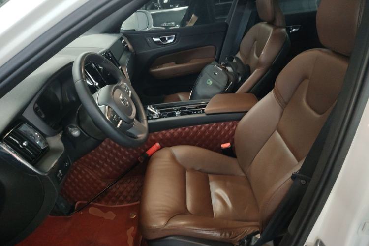 Used Volvo XC60 2022 B5 4x4 Zhiyi Luxury Edition