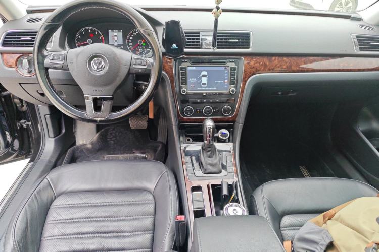 Used Volkswagen Passat 2011 1.8TSI DSG Prestige Edition Center Console