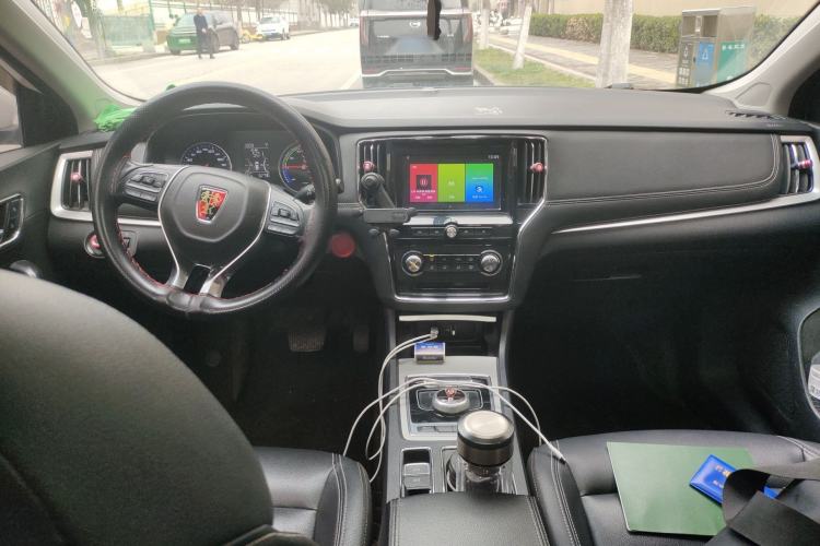 Used Roewe i6 New Energy 2019 PLUS 50T 4G Connected Glory Luxury Edition Center Console