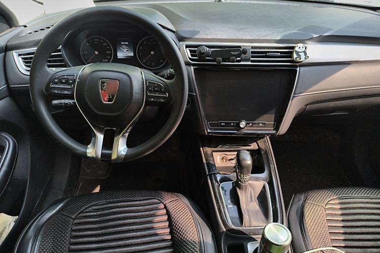 Used Roewe i5 2019 1.5L Automatic 4G Connected Langhao Edition Center Console