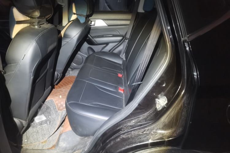 Used Haval H2 2018 Chuanxiang Edition Red Badge 1.5T Manual Two-Wheel Drive Fashionable Model
