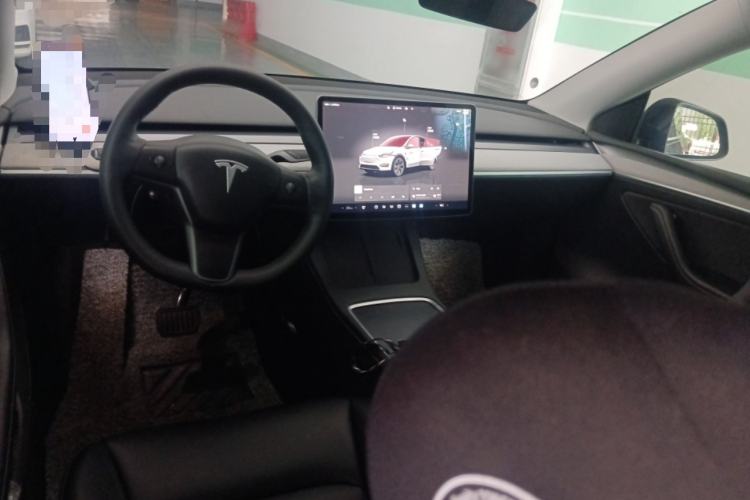 Used Tesla Model Y 2023 Rear-Wheel-Drive Version Center Console