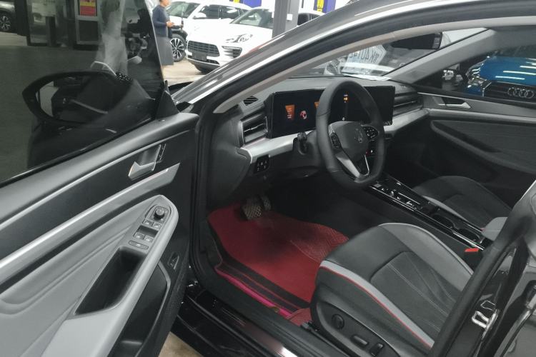 Used Volkswagen Lamando 2023 Lavida L 280TSI DSG Cool & Spicy Edition Driver Seat