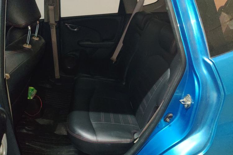 Used Honda Fit 2011 1.3L manual Comfort version
