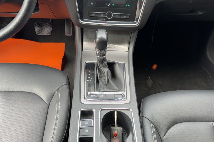 Used Roewe i6 2020 PLUS 1.6L CVT 4G Connected Glory Flagship Edition Gear Lever