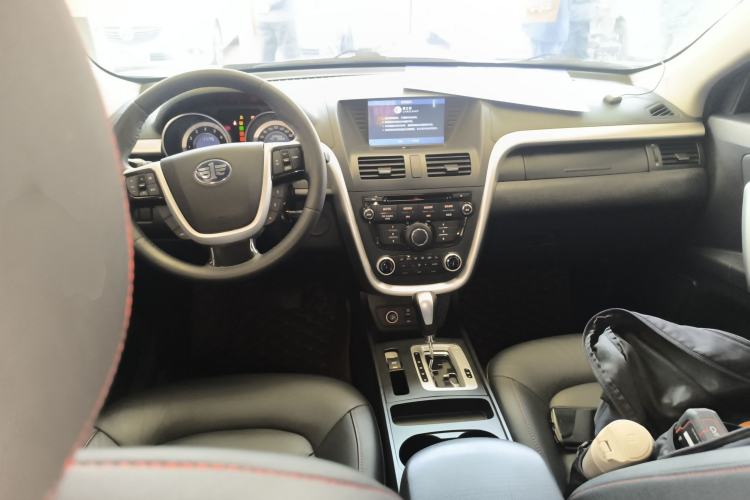 Used Bestune X80 2013 2.0L automatic luxury version