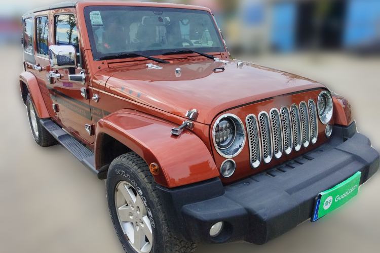 Used Jeep Wrangler 2014 3.0L Sahara Four-Door Edition Front Right 45 Deg
