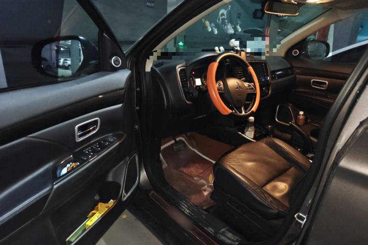 Used Mitsubishi Outlander 2018 2.0L Two-Wheel-Drive Jiale Edition 7-Seater