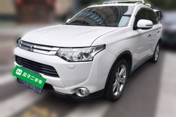 Used Mitsubishi Outlander 2014 2.4L 4x4 Deluxe Value Edition 5 Seats