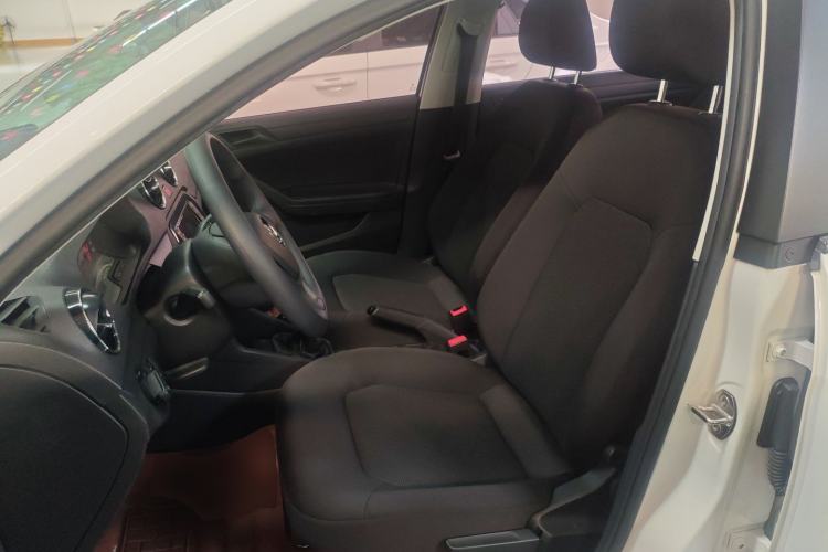 Used Volkswagen Jetta 2017 1.4L Manual Fashion Edition
