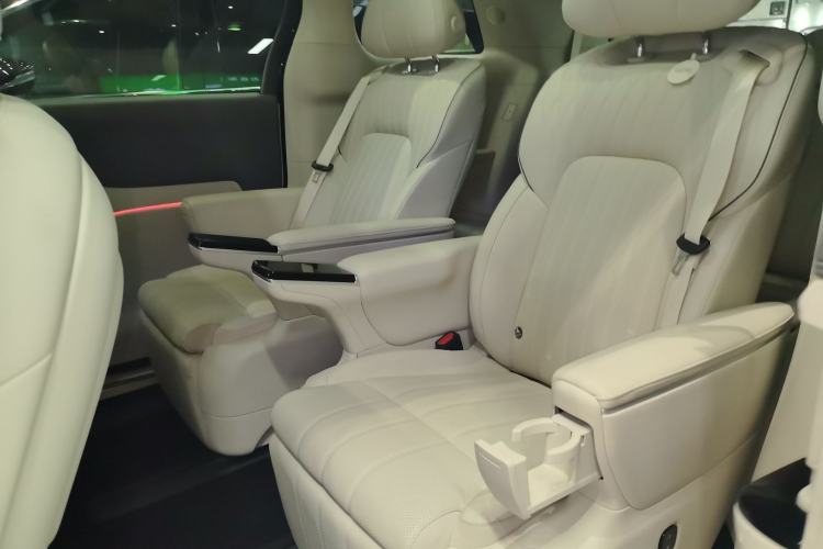 Used VOYAH Dream 2025 EV Four-Wheel Drive Flagship Kunpeng Edition