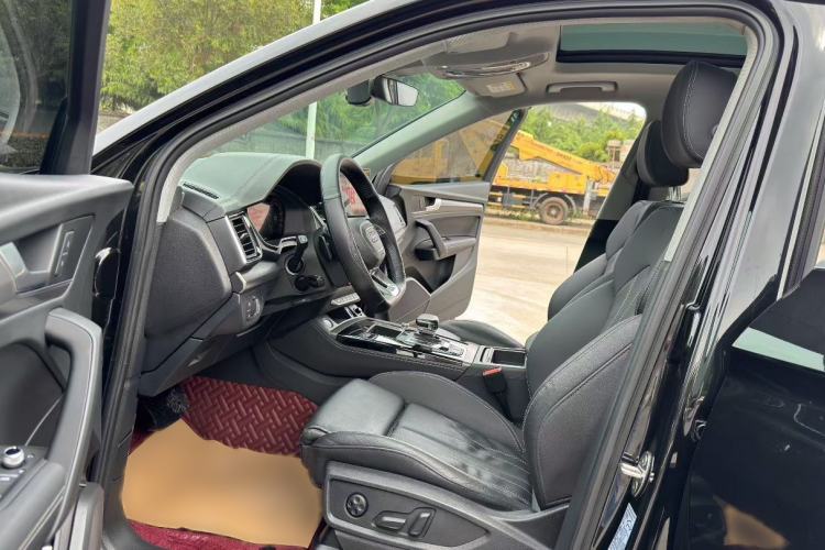 Used Audi Q5L 2022 40T Luxury Dynamic Model Interior 3