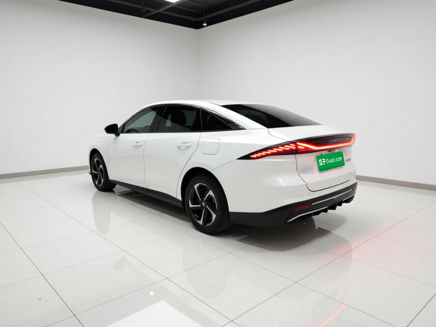 Geely Galaxy L6 2025 EM-i 140km Explorer+ Edition — снимка 4