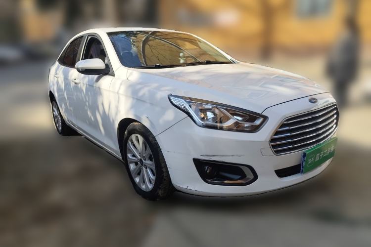 Used Ford Escort 2015 1.5L Automatic Fashion Model
