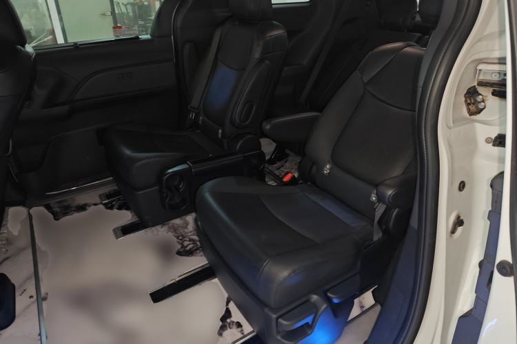 Used Toyota SIENNA 2024 2.5L Hybrid Four-Wheel Drive Luxury Edition