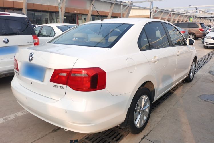 Used Volkswagen Jetta 2015 1.6L Manual Comfort Model
