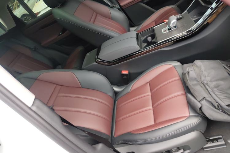 Used Land Rover Range Evoque 2026 Model Range Rover Velar L SE
