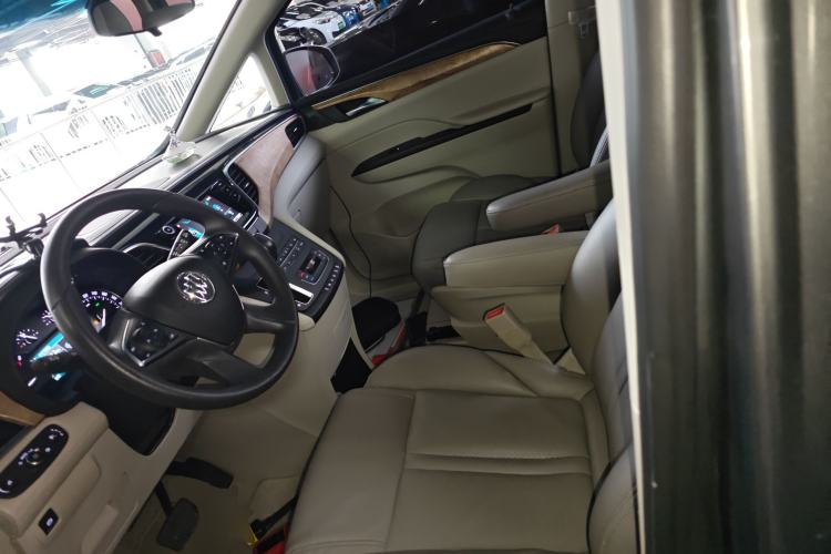 Used Buick GL8 2017 ES 28T Comfort Model China V Standard
