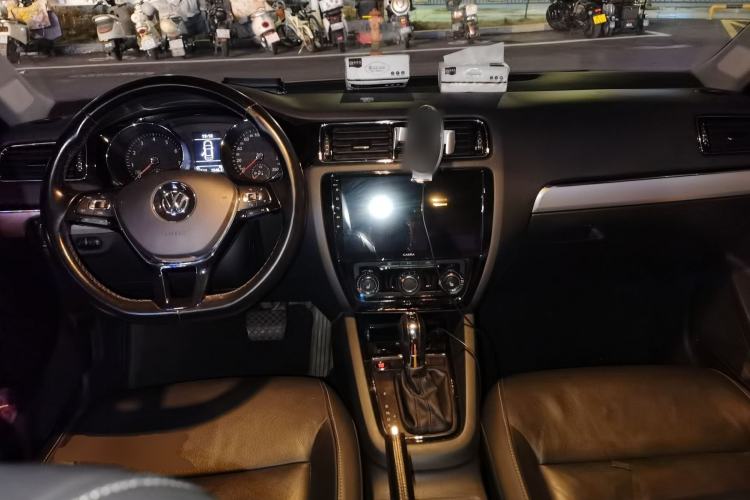 Used Volkswagen Sagitar 2017 180TSI Automatic Leading Model
