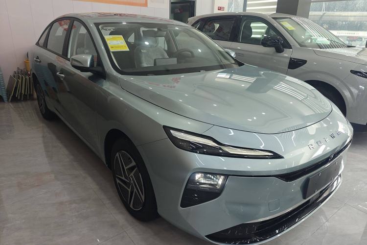 Used Roewe D6 2025 450 km Premium Edition