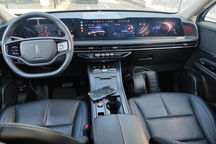 Used Lincoln Corsair 2024 1.5T Two-Wheel Drive Deluxe Hybrid Version Interior 2