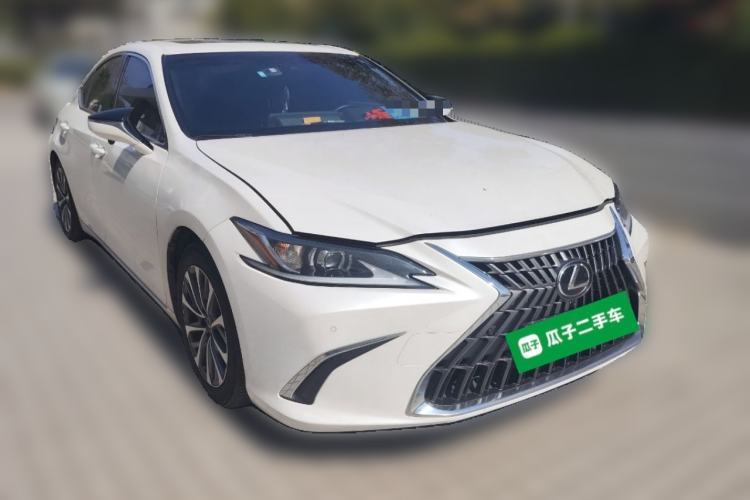 Used Lexus ES 2022 300h Excellence Edition
