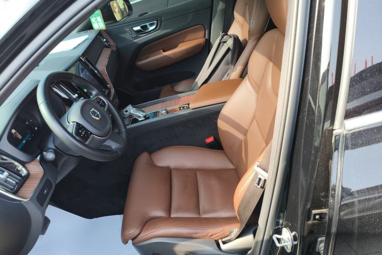 Used Volvo XC60 2024 B5 4x4 Smart Luxury Edition