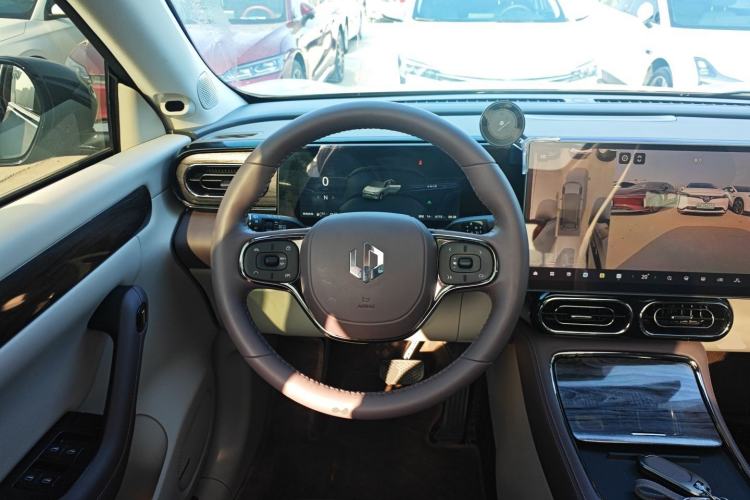 Used Leapmotor C11 2024 Range-Extended 300 Luxury Edition