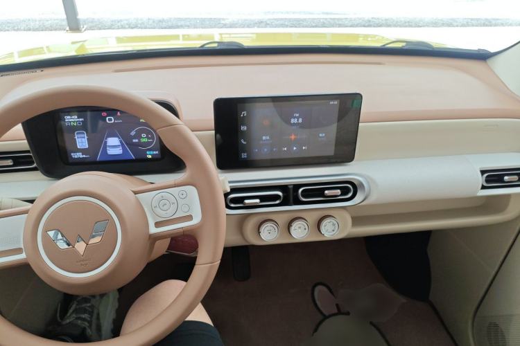 Used Wuling Hongguang MINIEV 2024 3rd Generation 215km Youth Edition
