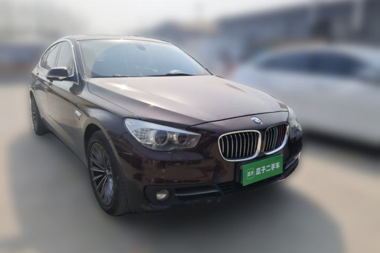 Used BMW 5 Series GT 2015 528i Leading Model Front Right 45 Deg