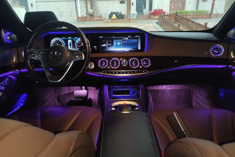 Used Mercedes-Benz S-Class 2020 S 350 L Business Class Ultimate Edition Center Console