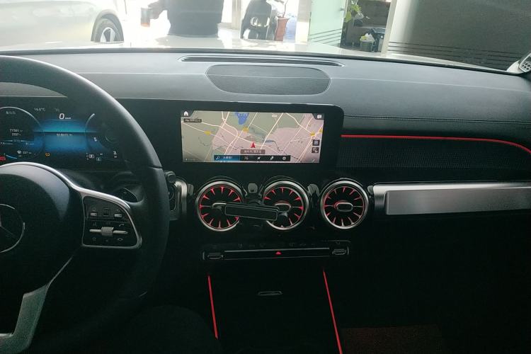 Used Mercedes-Benz GLB 2021 GLB 200 Fashion Model Center Console