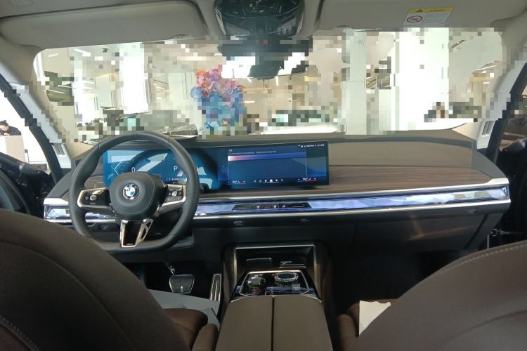 Used BMW 7 Series 2023 740Li Leading Model M Sport Package Center Console