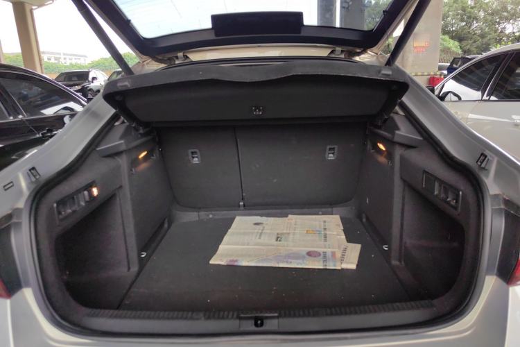 Used Skoda Superb 2018 TSI330 DSG Luxury Edition China VI Standard Trunk