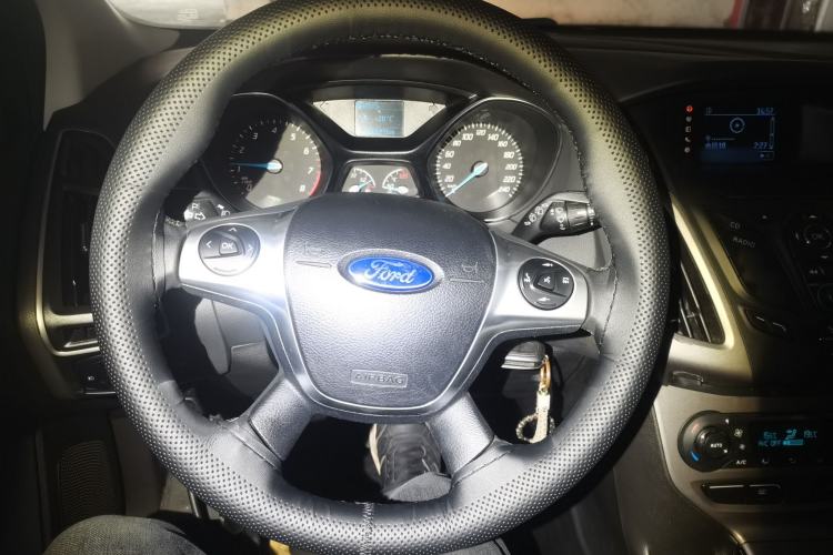 Used Ford Focus 2012 Hatchback 1.6L Automatic Fashion Edition Steering Wheel