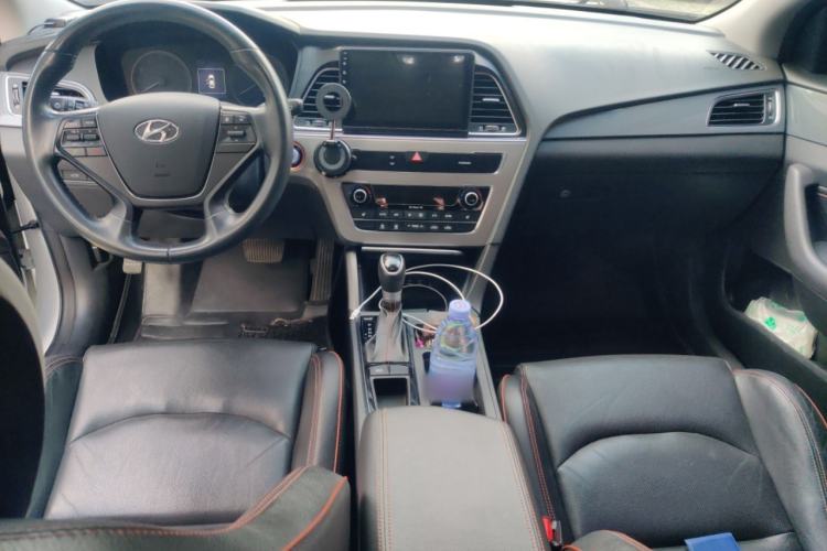 Used Hyundai Sonata 2015 1.6T GX Comfort Model Center Console