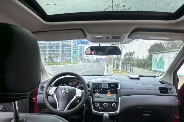 Used Nissan Tiida 2016 1.6L CVT Cool Dynamic Edition