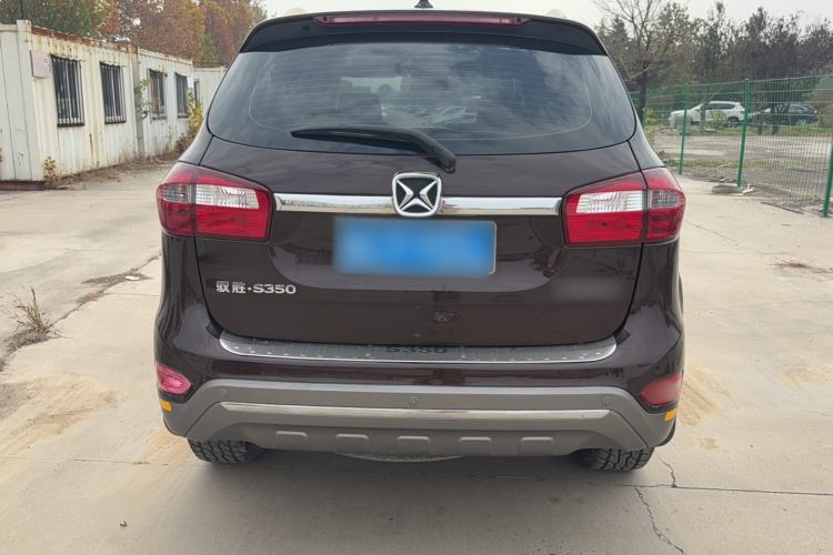 Used JMC Yusheng S350 2017 2.0T Automatic 2WD Diesel Luxury Version with Sunroof 5 Seats
