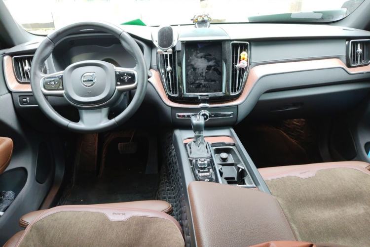 Used Volvo XC60 2021 T5 4x4 Smart Luxury Edition