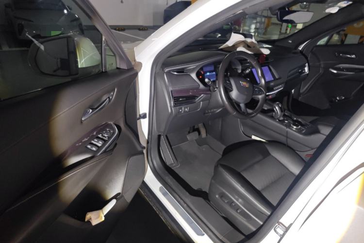 Used Cadillac XT4 2018 28T Two-Wheel Drive Tech Version