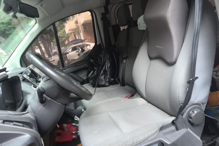 Used Ford Transit 2017 2.0T Diesel Multi-Purpose Commercial Vehicle Short Wheelbase Low Roof China V Standard