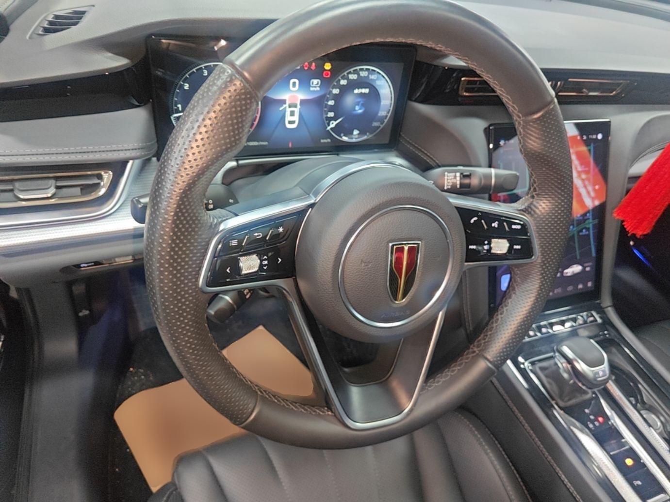 Hongqi H5 2024 2.0T Automatic Smart Connect Flagship Edition - Chinese Trim Xiang — снимка 13