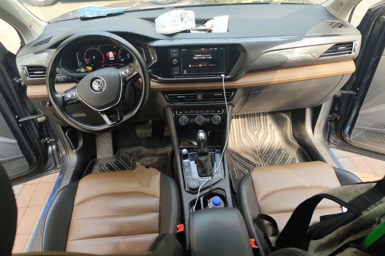 Used Volkswagen Tharu 2019 330TSI Four-Wheel Drive Flagship Model China VI Standard Center Console