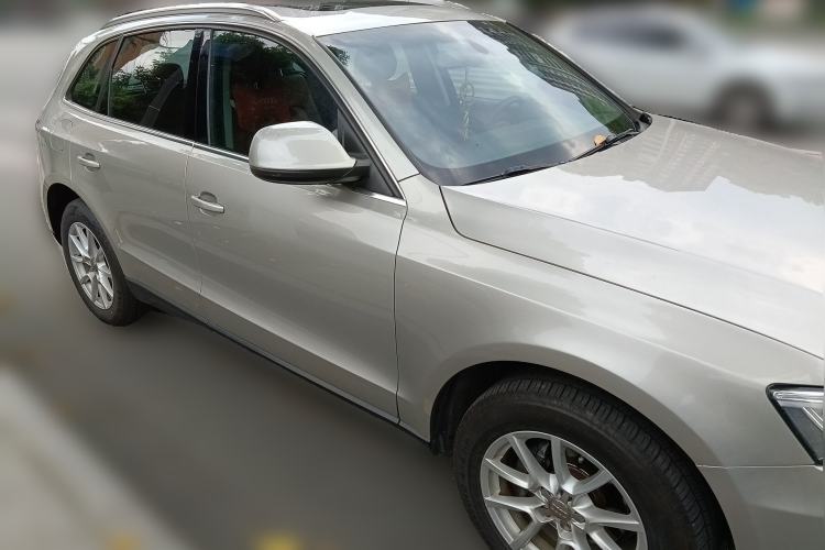 Used Audi Q5 2013 40 TFSI Ambition Front Right 45 Deg