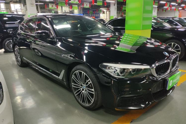 Used BMW 5 Series 2019 530Li Leading Model M Sport Package Front Right 45 Deg