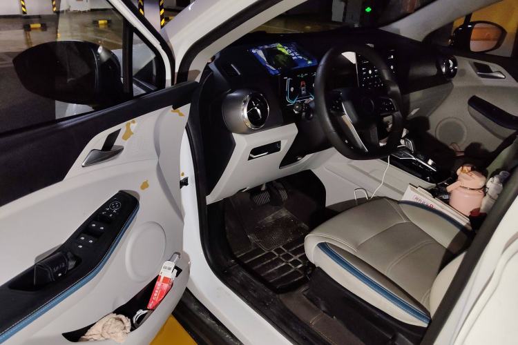 Used BYD Yuan Pro 2023 320KM Luxury Version Driver Seat