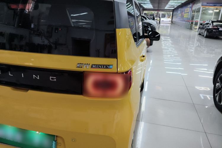 Used Wuling Hongguang MINIEV 2021 Macaron Fashion Model Lithium Iron Phosphate Exterior 3