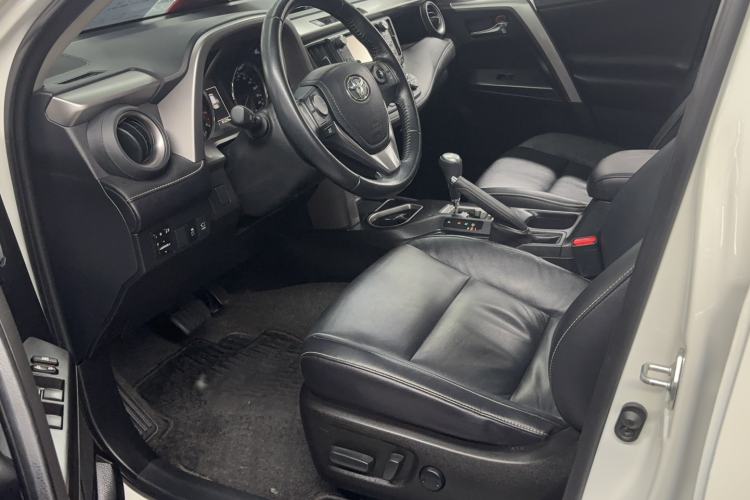 Used Toyota RAV4 2016 2.0L CVT Two-Wheel Drive Smart Edition China V Standard
