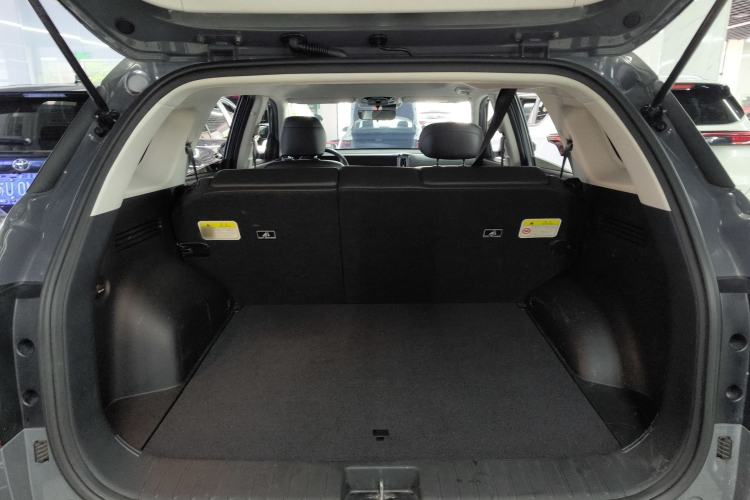 Used Hyundai ix35 2023 Musso 2.0L Prestige LUX Edition Trunk